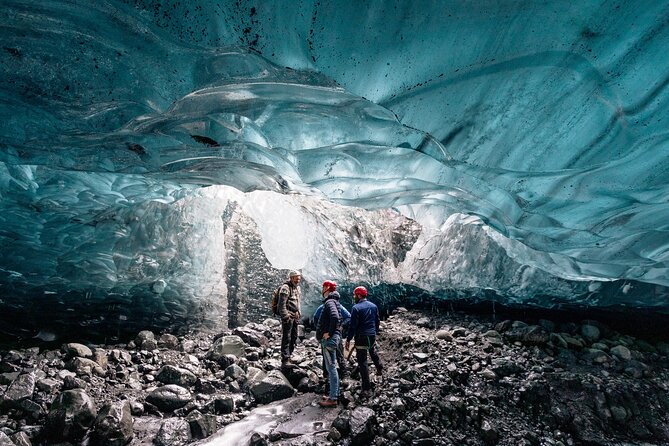 4-Day Iceland: Golden Circle, South Coast, Volcano Hike & Northern Lights - Day one: Þingvellir, Geysir, Gullfoss, and two waterfalls