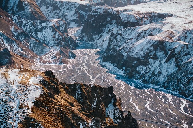 4 Day Northern Lights Adventure - Ice Caves & 4x4 Super Jeeps - What staying at Midgard Base Camp adds