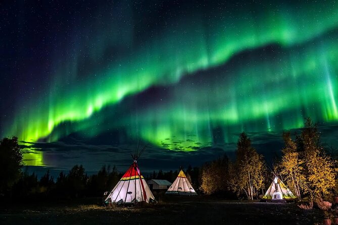 4D3N Aurora Package –Mandarin Tour (Chateau/Explorer Stay) - Arrival at Yellowknife Airport