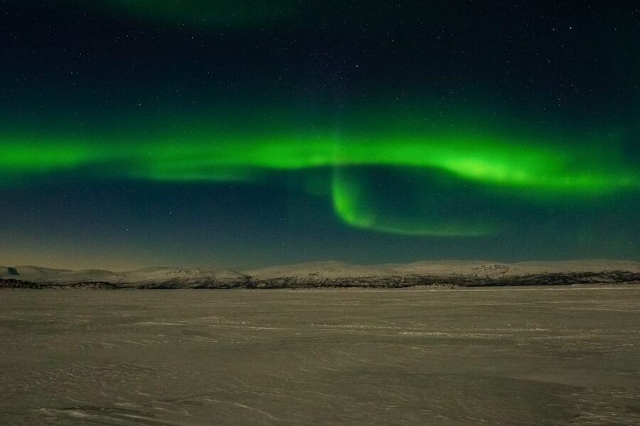 Abisko: Aurora Snowshoeing - A winter night beyond Abisko’s lights