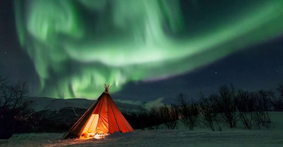 Abisko: National Park Northern Lights Photo Tour - Learning to use the DSLR before the lights appear