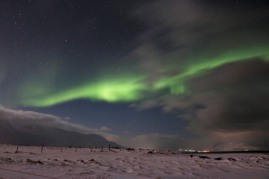 Akureyri: Hunt for the Northern Lights Photography Tour - What the Lake Mývatn area adds