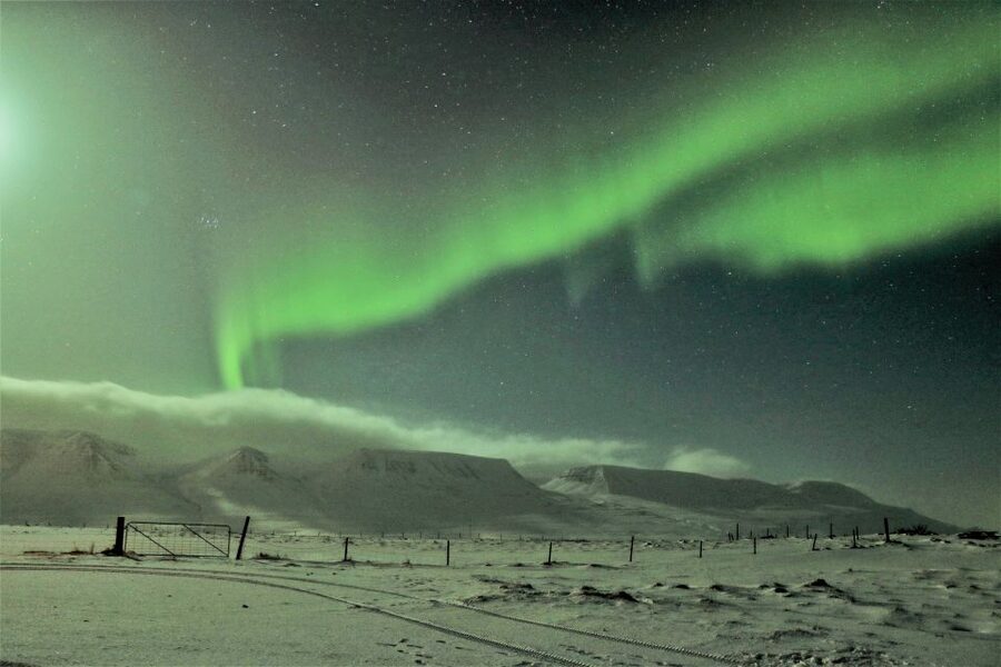 Akureyri: Hunt for the Northern Lights Photography Tour - Cold weather is part of the price