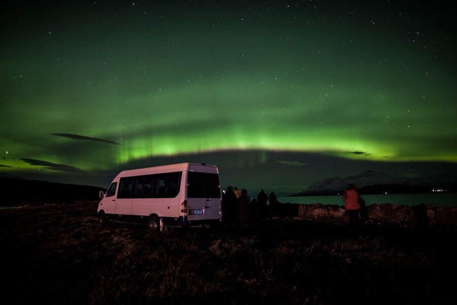 Akureyri: Northern Lights Photography Tour - A small group, with limits