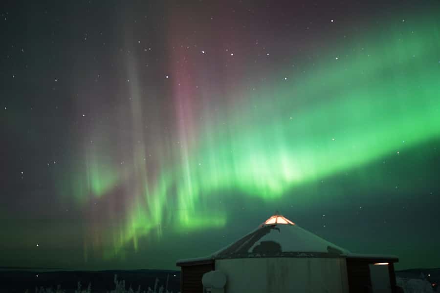 Alaskan Northern Lights/Aurora Borealis Lodges - The view from inside and outside