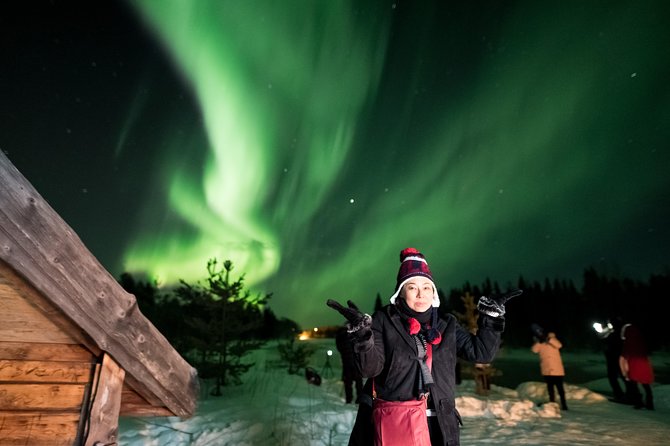 Arctic lake Aurora Hunt, in a cozy Lappish Tipi - Food, fire, and the waiting game