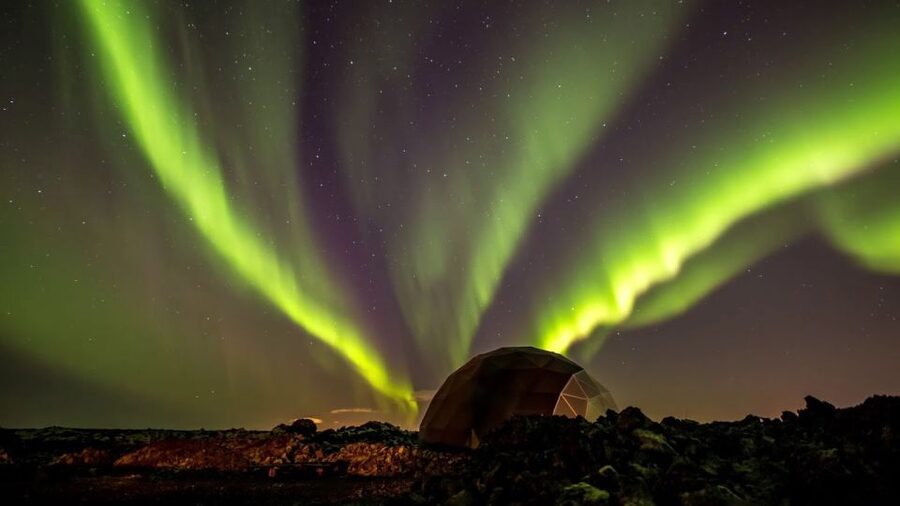 Aurora Basecamp: Northern Lights Nighttime Observation Tour - The first 20 minutes: welcome drink and aurora basics