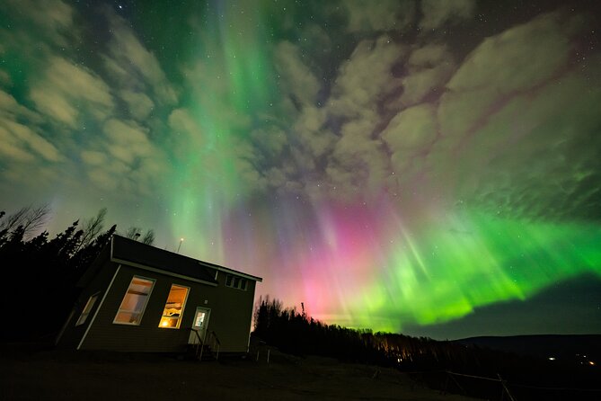 Aurora Glass House – Northern Lights and Photos at Cleary Summit - Waiting with cocoa, coffee, and snacks