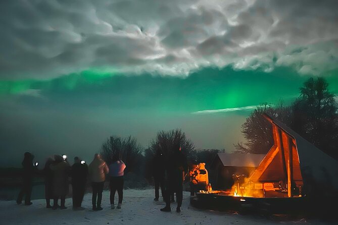 Aurora Hunt with BBQ in Rovaniemi - Photography and the bonus of a guide