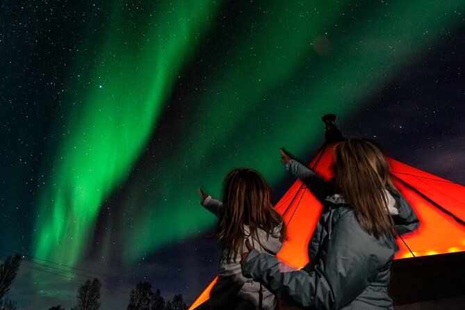 Aurora Safari Chase by big bus, free Photos, toilet onboard - Food, drinks, and the optional upgrade