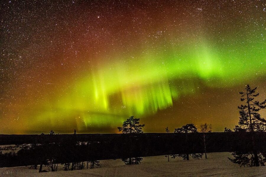 Auroras Northern Lights in Saariselka - The hut, fire, and barbecue waiting time