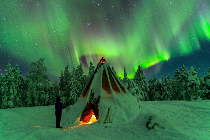 Auroras - Northern Lights Tours by Aurora Experts - Rovaniemi - Reading the sky between 11 p.m. and midnight