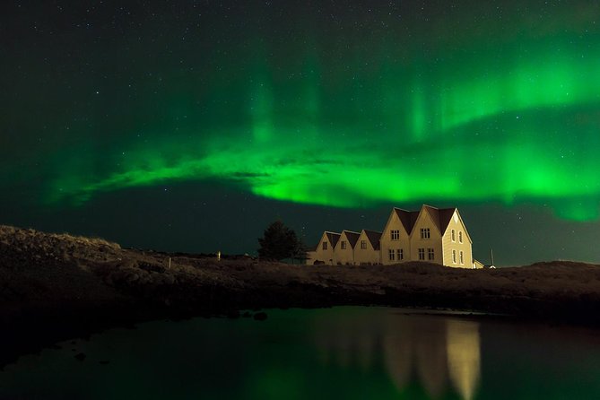 Blue Lagoon and Northern Lights Tour Including Admission - Reaching the Blue Lagoon from Reykjavik