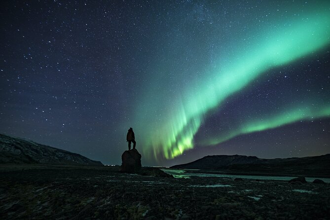 Cozy Northern Lights Tour with Icelandic Treats - Leaving Reykjavik at 9:30 pm