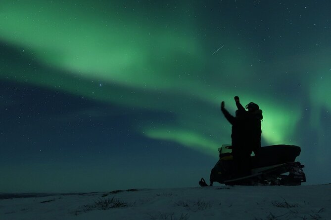 Enjoy the Aurora show on top of the mountain inc tipi dinner - Dinner beside the fire at Máttaráhkká Lodge