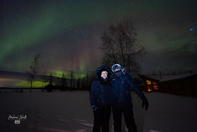 Face The Outdoors Northern Lights Tour Solo Traveler - Snacks, drinks, and the value of comfort