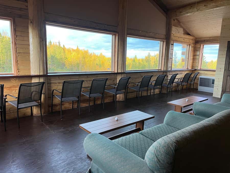 Fairbanks: Aurora Husky Lodge Aurora Viewing Tour - Who will enjoy this night most?