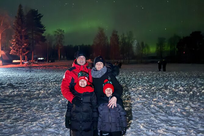 FAMILY FRIENDLY Aurora tour by minivan - Leaving Rovaniemi for the northern lights