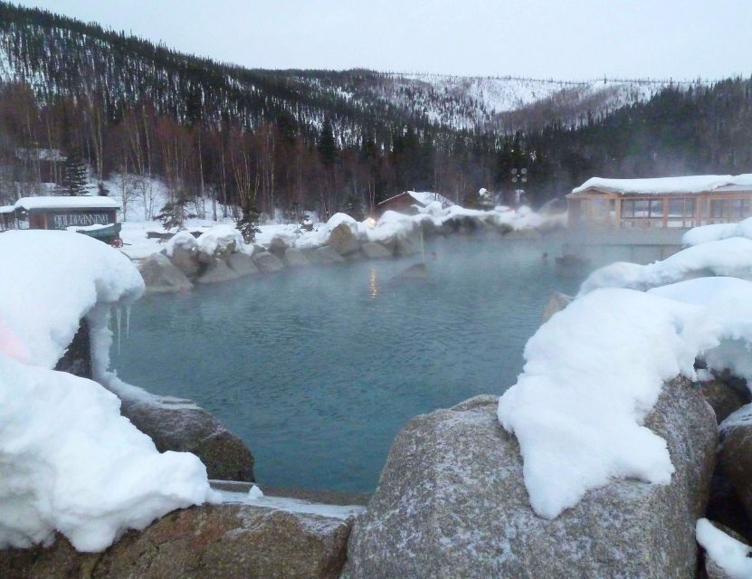 From Fairbanks: Chena Hot Springs Northern Lights Tour - Chena Hot Springs after dark