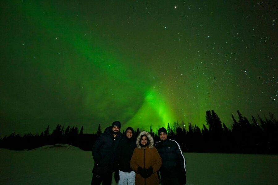 From Fairbanks: Northern Lights Aurora Tour with Photography - Letting the guide handle the camera