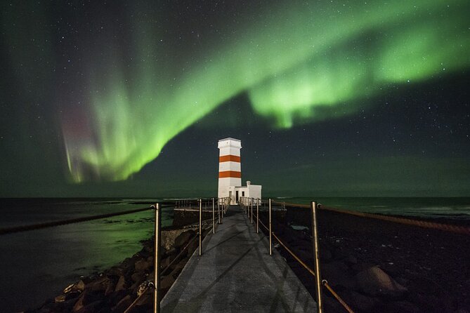 From Reykjavik 4x4 Minibus Northern Lights with Photo and Cocoa - The professional photo is useful, with limits