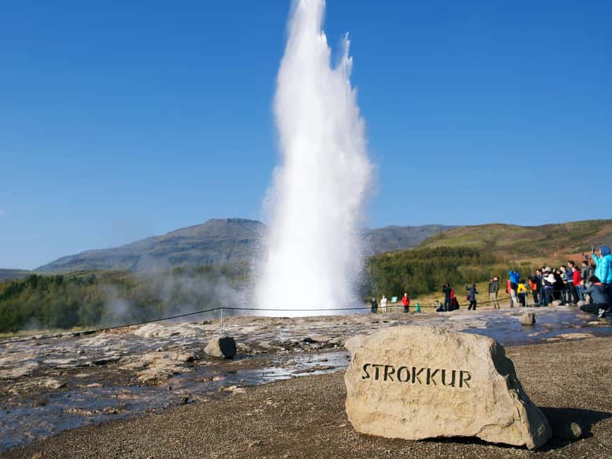 From Reykjavík: 5-Day Northern Lights Hunt & Glacier Lagoon - Day 3: Jökulsárlón and the black sands of Diamond Beach