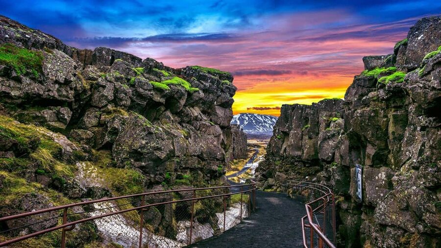 From Reykjavík: 5-Day Northern Lights Hunt & Glacier Lagoon - Day 1: A simple Reykjavík arrival