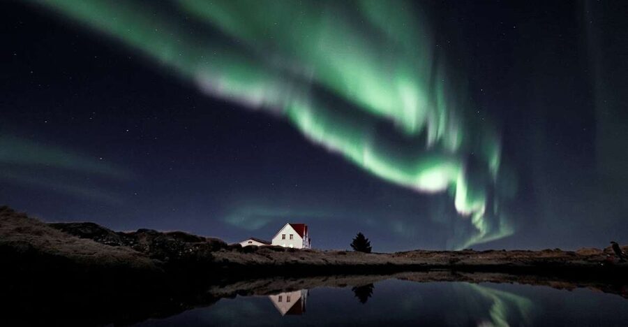 From Reykjavik: Northern Lights Tour with Hot Cocoa & Photos - Why a Reykjavik aurora chase makes sense