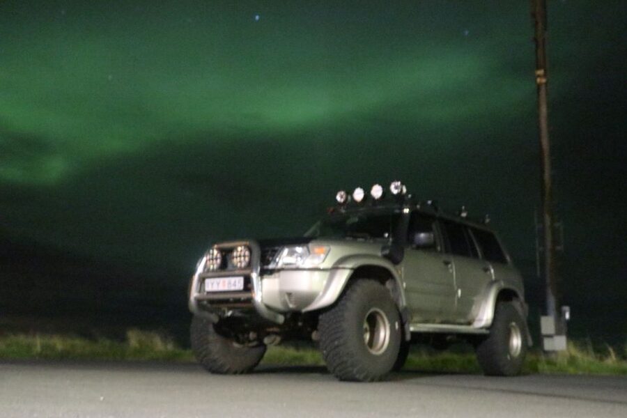 From Reykjavík: Spot the Northern Lights with Snacks & Drink - What the super jeep adds