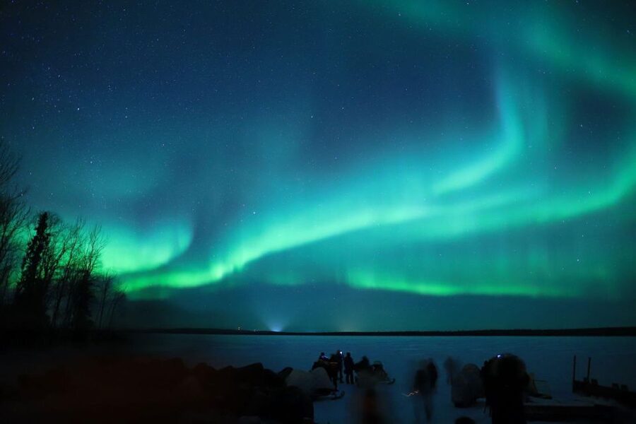From Rovaniemi: Aurora Borealis Trip in Lapland Lakeside - The Campfire Hut, Sausages, and Hot Berry Juice
