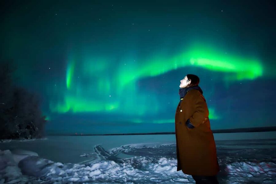 From Rovaniemi: Lakeside Aurora’s Paparazzi Photography - Aurora photography and the shared photo link