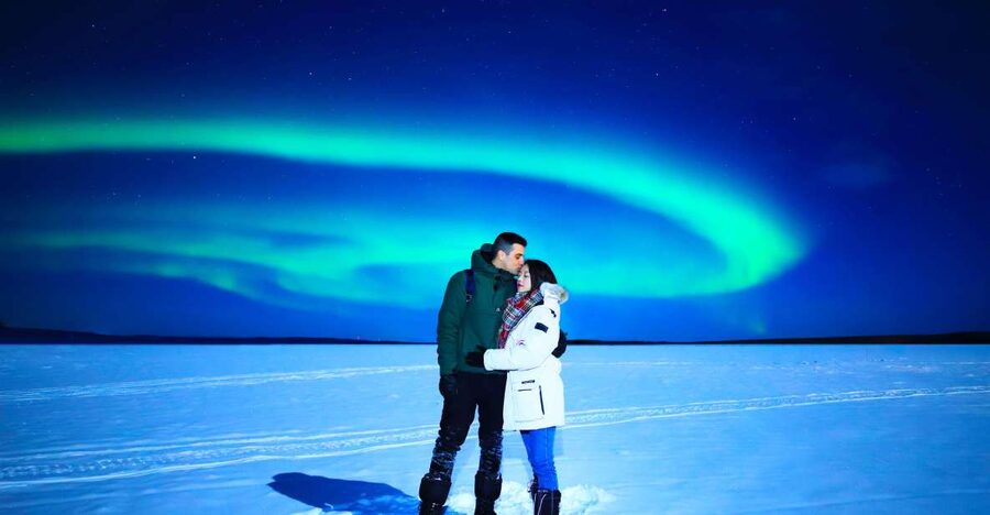 From Rovaniemi: Lakeside Aurora’s Paparazzi Photography - The guides and the human side of the evening