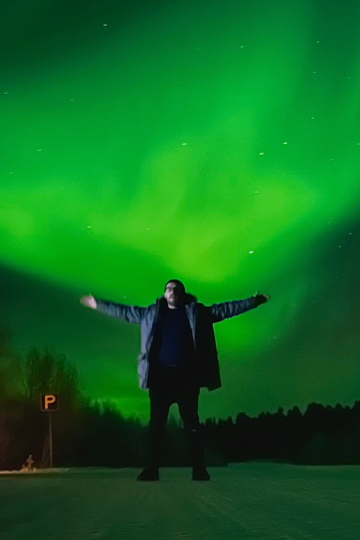 From Rovaniemi: Lapland Aurora Hunt with Barbeque - What the guides add to the evening