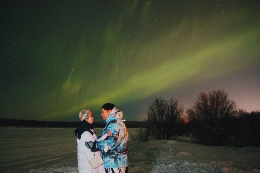From Rovaniemi: Northern Lights Chase with BBQ and Photos - A quiet countryside viewing stop
