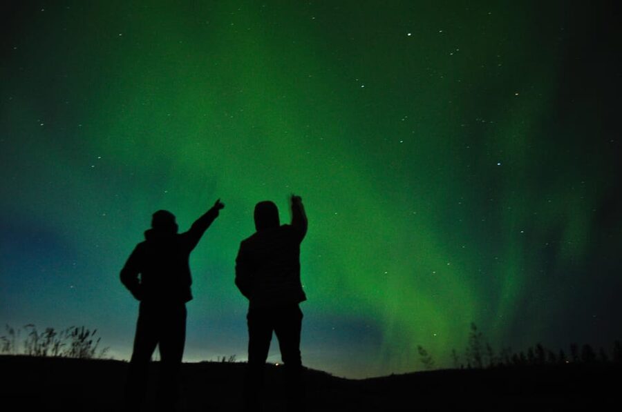 From Tromsø: Aurora Snowshoe Hike - The 30-minute ride out of Tromsø