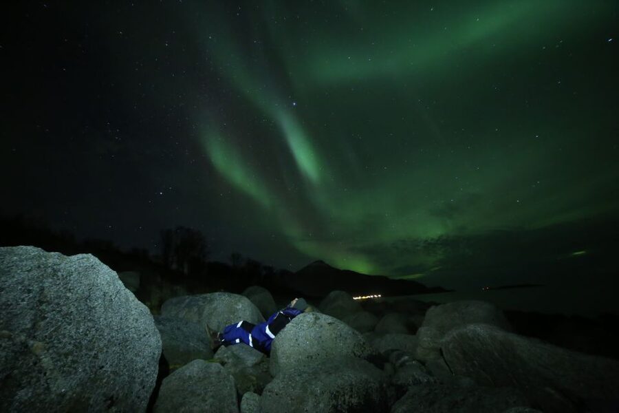 From Tromso: Northern Lights Photography Tour - The photo stops, from quick roadside views to longer sessions