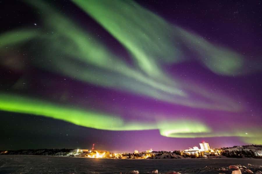 From Yellowknife:4-Day Aurora Viewing Tour with Hotel Pickup - Day 1: Airport pickup and the Hunting Tent Valley Camp
