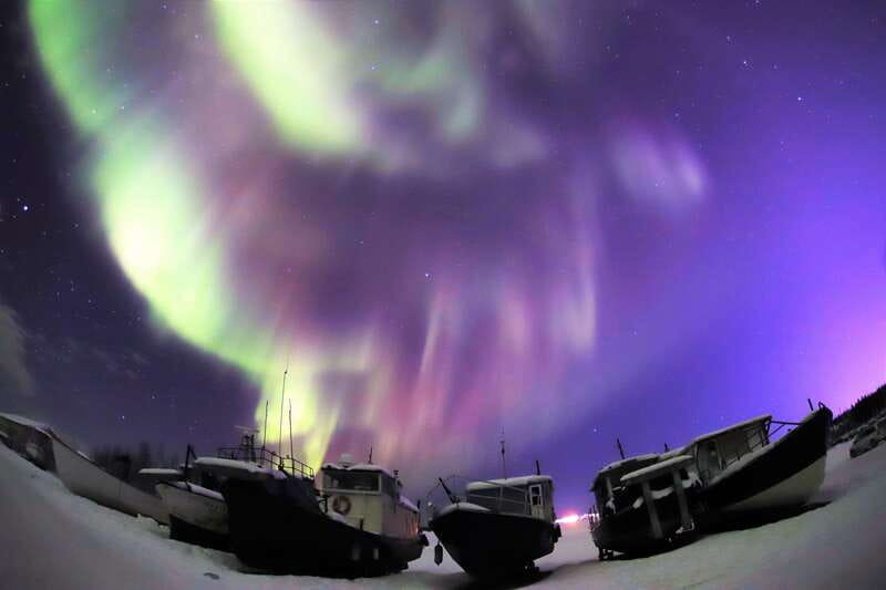 From Yellowknife: Northern Lights Bus Tour with Photos - Hot drinks, cookies, and the cold-weather reality