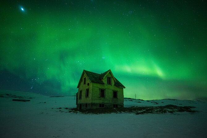 Full Night Magic of the Northern Lights in Tromso - Starting at Magic Ice Bar Tromsø at 7 p.m.