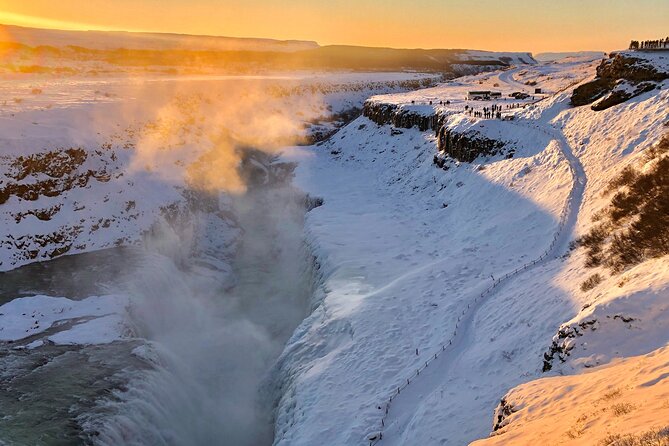 Golden Circle & Northern Lights Tour from Reykjavik - Kerið Crater and a quieter volcanic stop