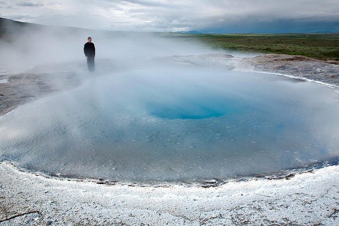 Golden Circle Tour and Evening Northern Lights Cruise from Reykjavik - Þingvellir National Park: where geology meets parliament