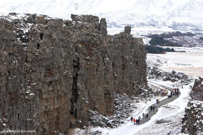 Golden Circle Tour and Evening Northern Lights Cruise from Reykjavik - Geysir and Strokkur: the most reliable burst of action