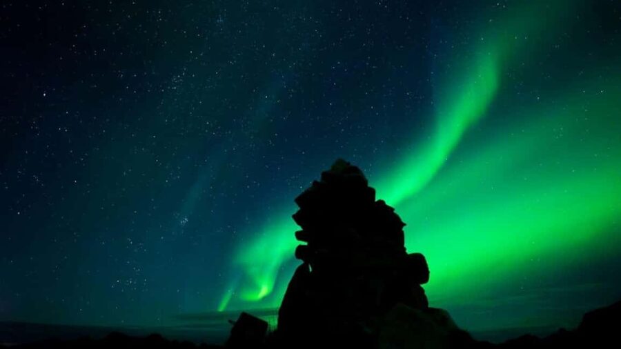 Henningsvær: Northern Lights Tour with Photographer - Chasing clearer skies with live forecasts