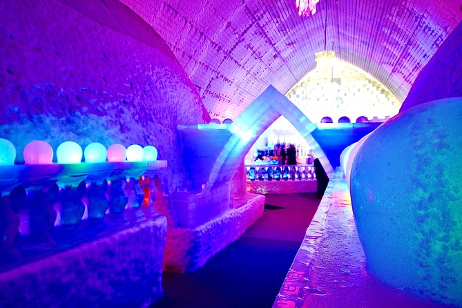 Hot Springs Aurora Viewing Dream in Alaska - Dinner, drinks, shopping, and free time until 10:30 PM