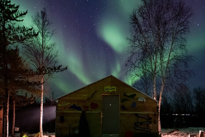 Intimate Aurora Tours Cozy Cabin Bucket List - The essentials at a glance