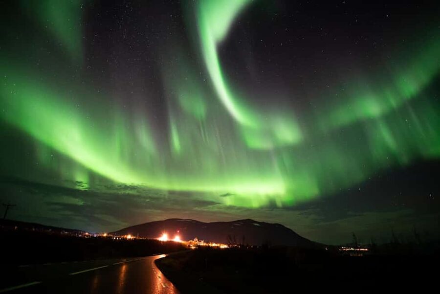 Kiruna: Aurora Wayfinding with Hidden Histories - Waiting for the aurora
