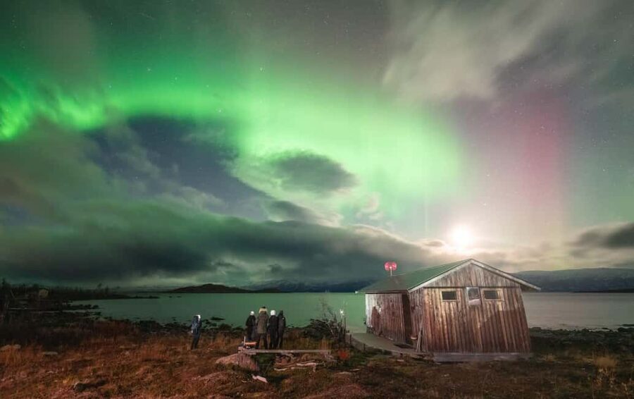 Kiruna: Northern Lights Chase with Car - The drive and the guide’s role