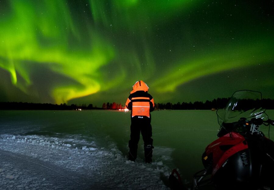 Levi: Northern Lights Snowmobile Tour with Snacks and Drinks - The first 80-minute ride into the forest