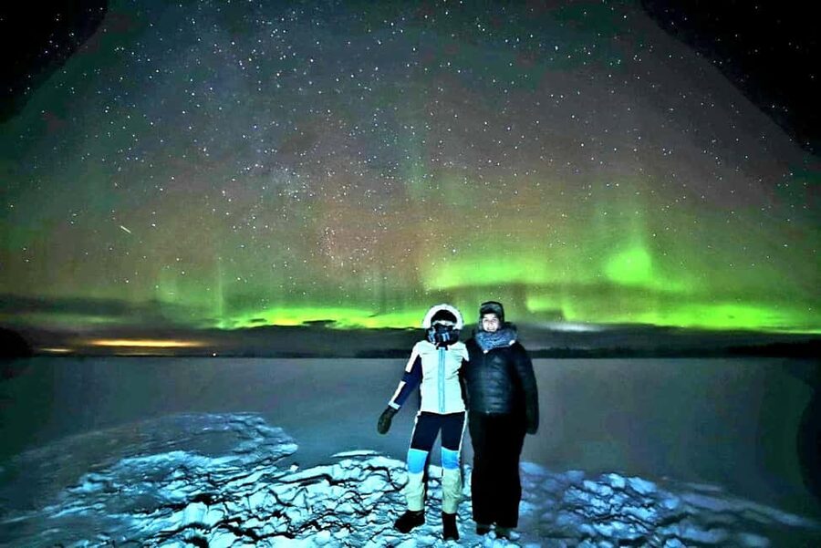 Levi: Northern Lights Tour and Stargazing by Telescope - Fire, hot drinks, and roasted sausages