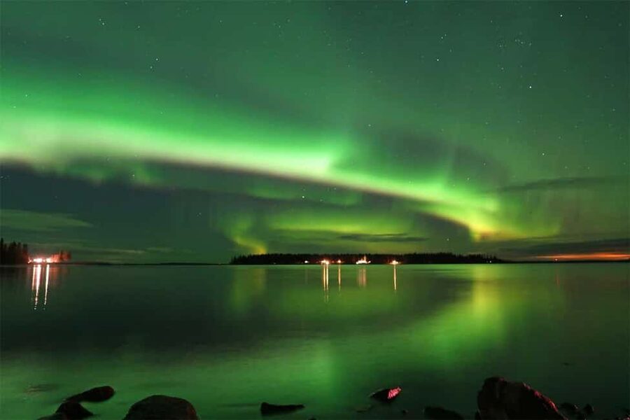 Luleå: Northern Lights Tour by Car with Swedish Treats - Several stops give the evening a real purpose